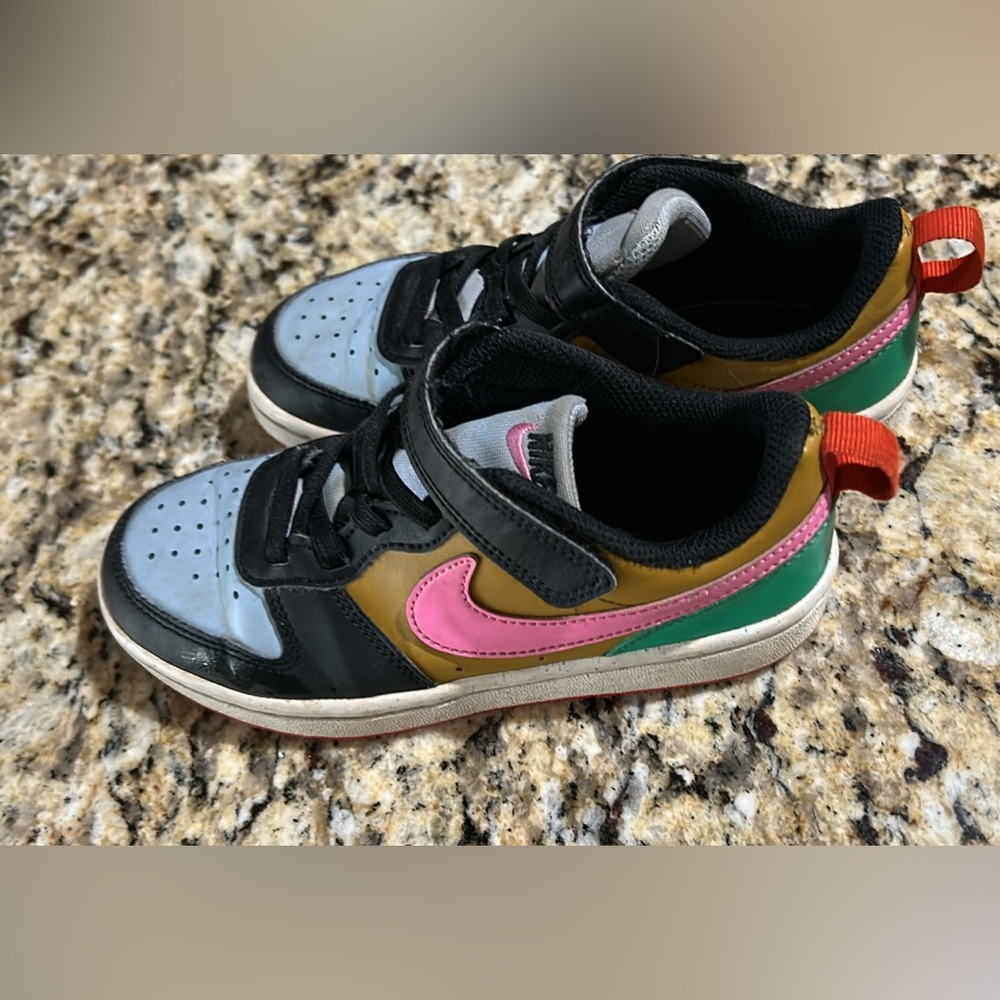 Nike Court Borough size 13C